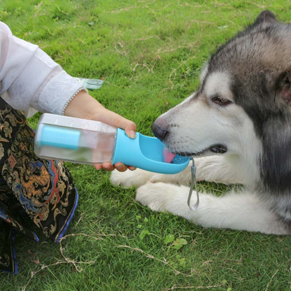 Slimme 3-in-1 Waterfles voor Honden met Snack- en Poepzakjeshouder – Altijd Vers Water en Hygiënisch Onderweg - 2