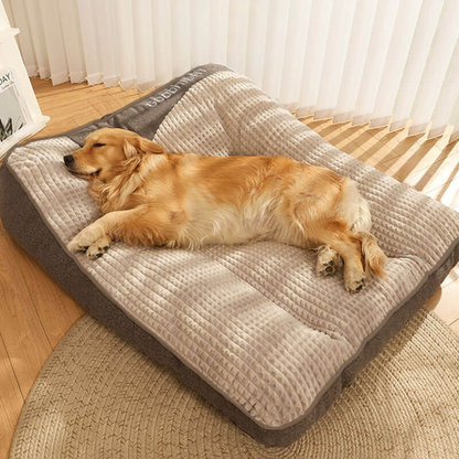 Grote hond slaapt comfortabel in OrthoNest orthopedisch bed